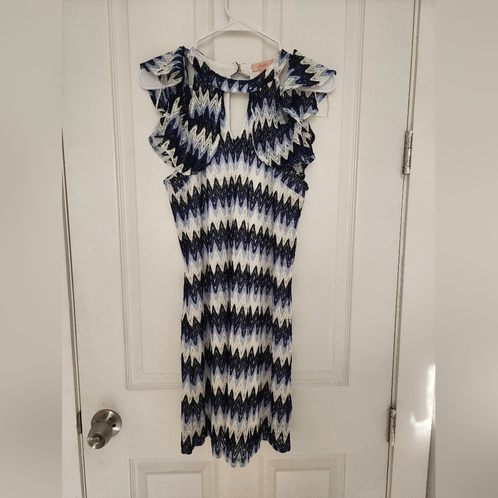 Candie's ruffled sleeves, size medium,‎ white and blue lace